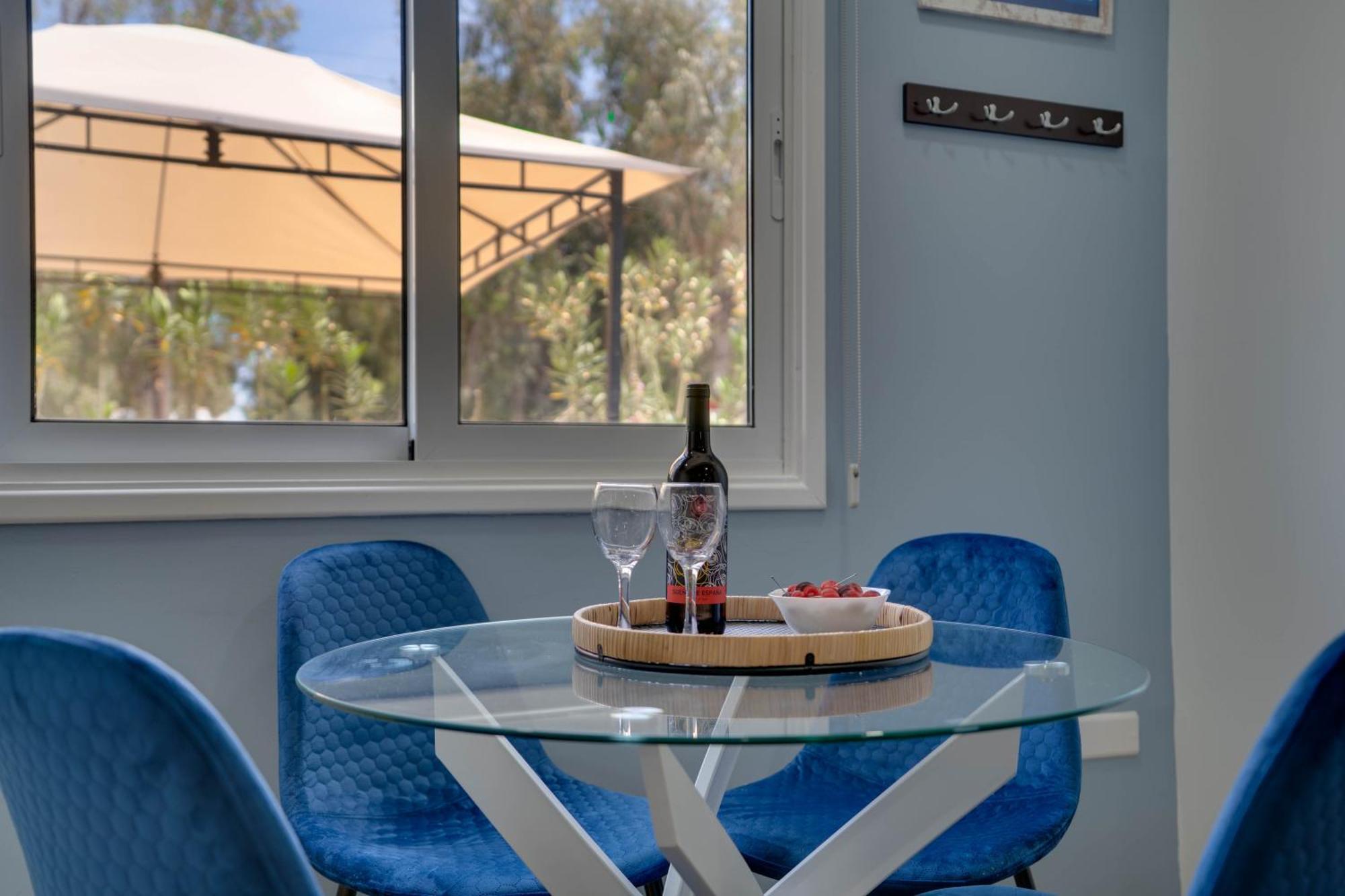 Atlantis Apartments 50M From Makenzy Seafront Larnaka Exterior foto